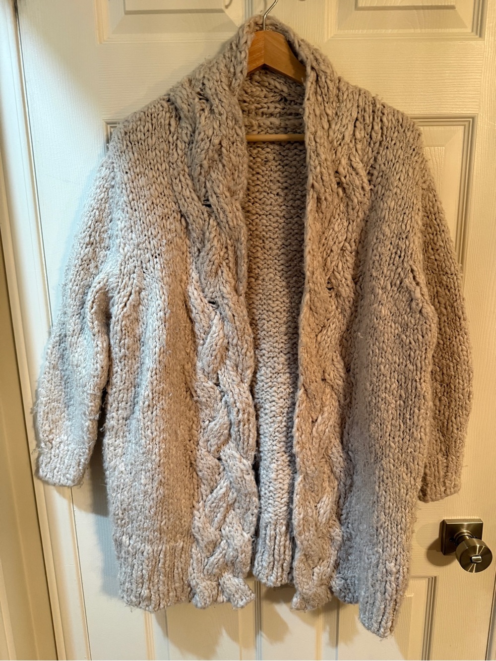 Cozy Chunky Cable Cardigan - Light Gray